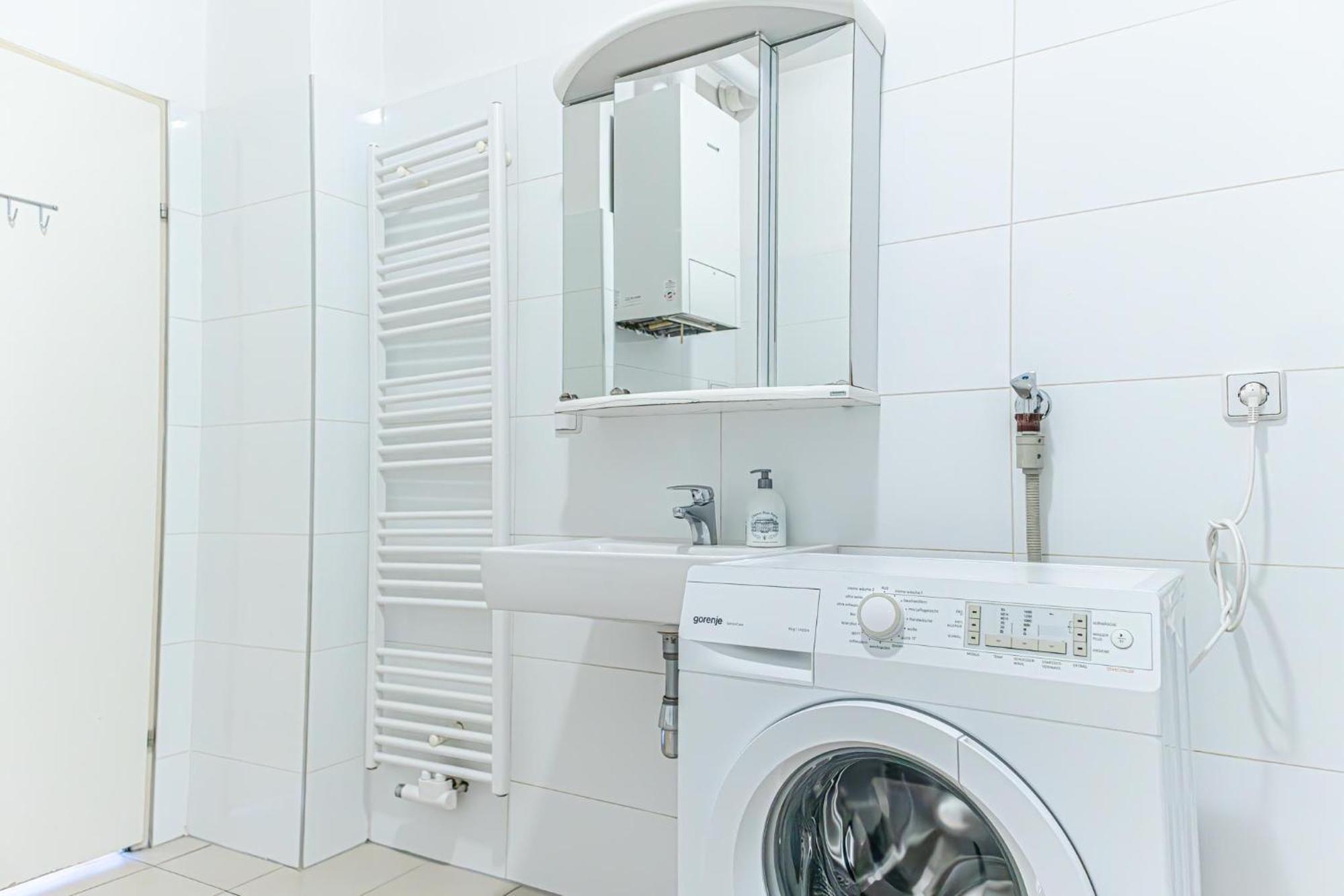 Amazing 2br Stay, Wiener Stadthalle Appartamento