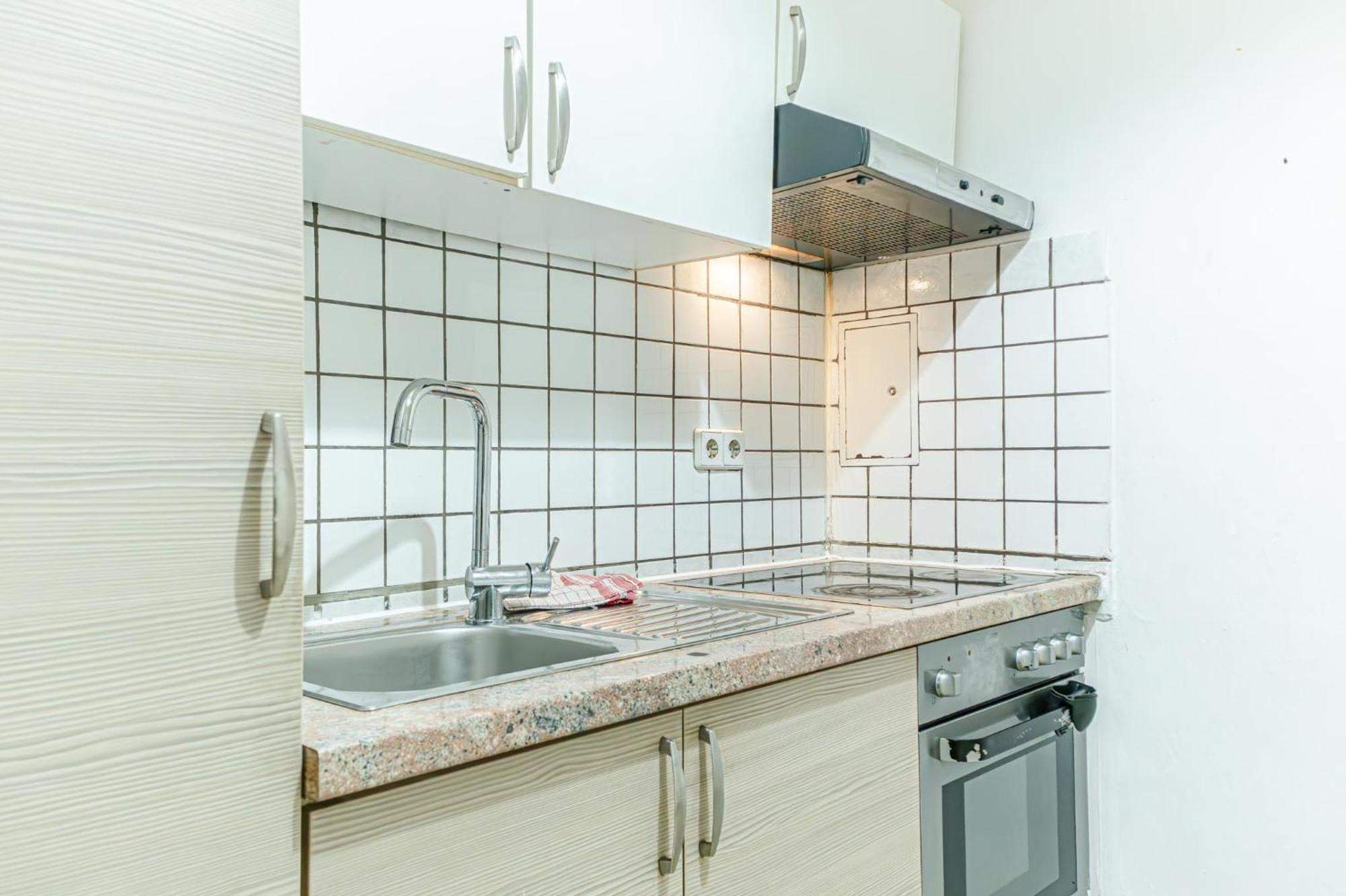 Amazing 2br Stay, Wiener Stadthalle Appartamento